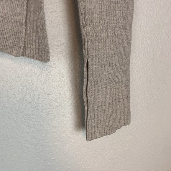 Monrow Sweater Women Medium Rib Henley Stretch Neutral Side Slits Preppy Classic - Picture 4 of 9